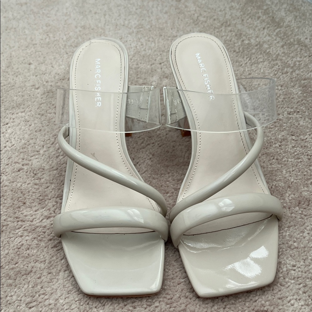 Marc Fisher Nude heels